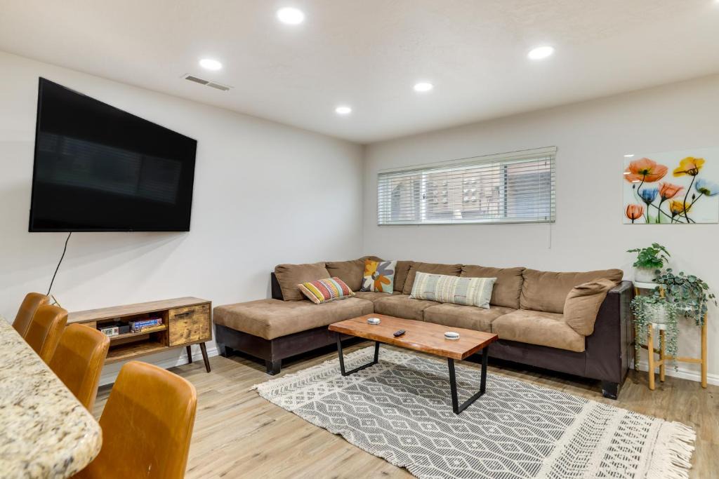 St. George House | Modern Condo in St George's Sports Village
