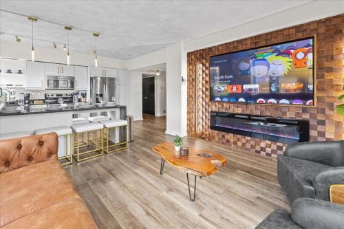 Wholesale District Apartment | Modern Double Unit in the Heart of Indianapolis