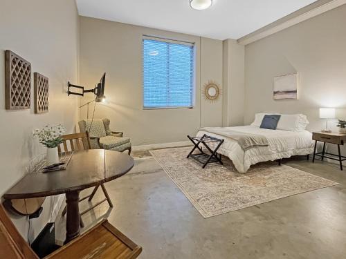 Downtown Des Moines Apartment | Modern Industrial Apartment with Skywalk