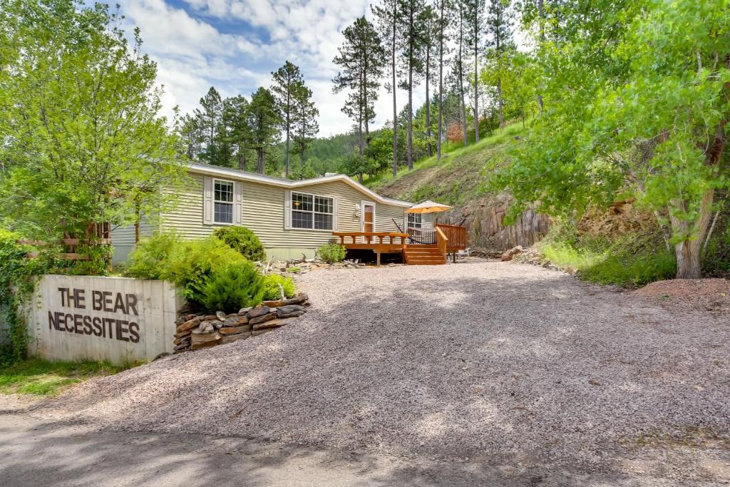 Keystone House | Modern Keystone Home: 4 Mi to Mount Rushmore!