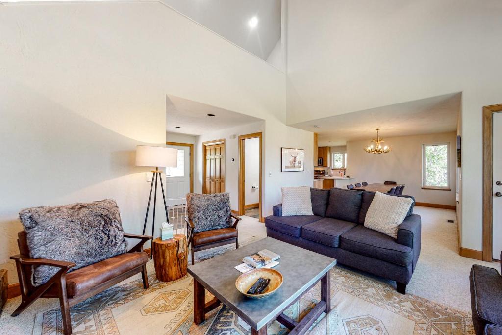 Edwards House | Modern Mountain Retreat