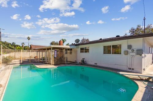 Azusa House | Modern Relaxing Retreat with Private Pool