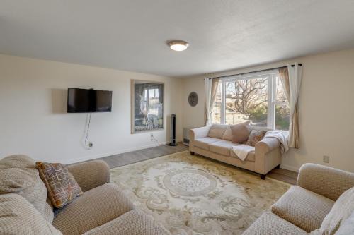 Riverton Apartment | Modern Riverton Retreat: Near 4th of July Parades!