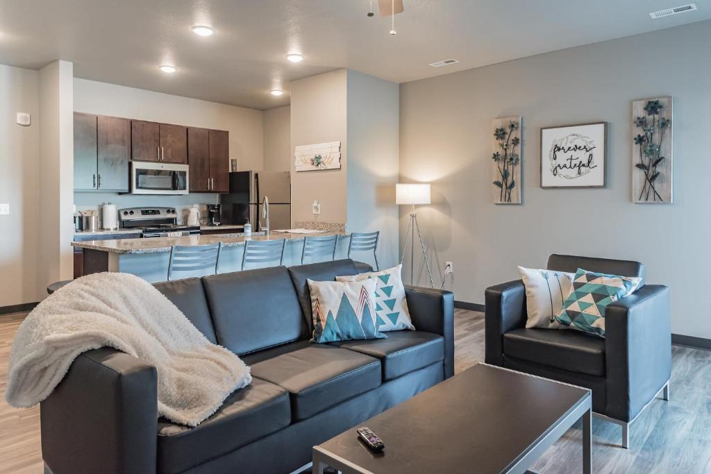 Ames Apartment | Modern Stay Near Jack Trice Stadium - Walk to ISU