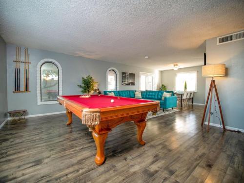 Tempe Gardens House | Modern, Tempe Oasis! Private Pool, Sleeps 12