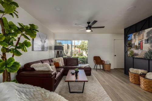 South Scottsdale House | Modern Townhouse-Walk 2 OldTown-4 Heated Pools
