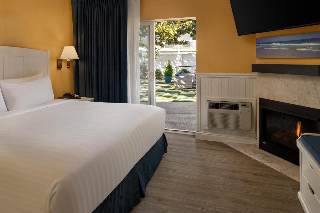 Downtown Monterey Hotel | Monterey Bay Lodge