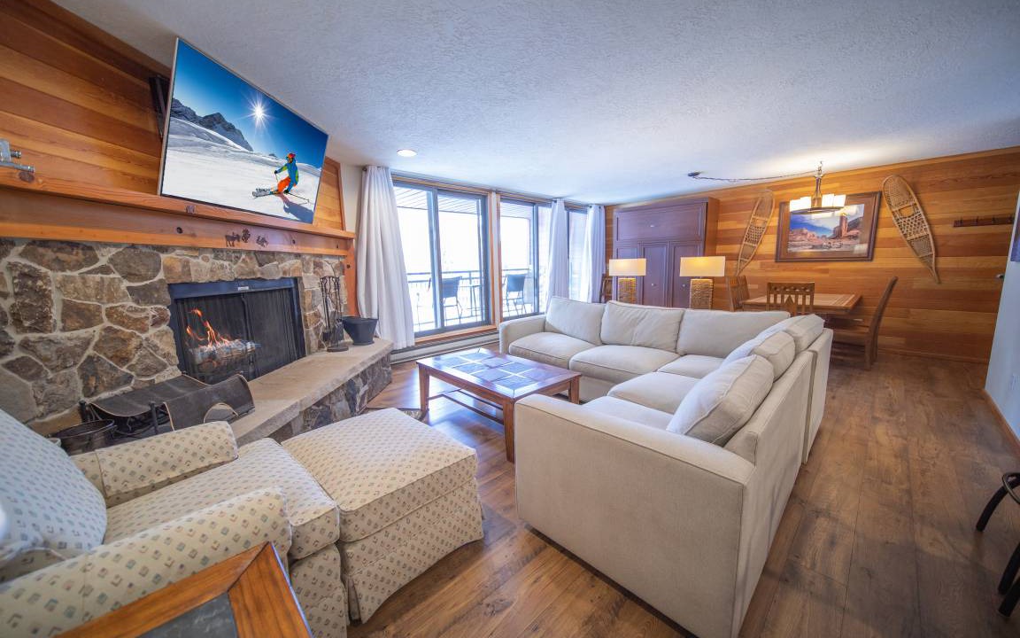 Lakeside Village Condo | Montezuma 1770