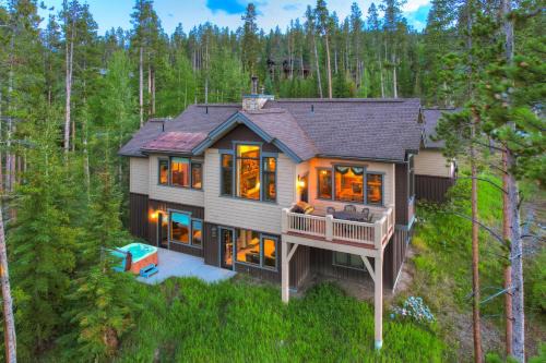 The Highlands House | Moose Crossing Lodge
