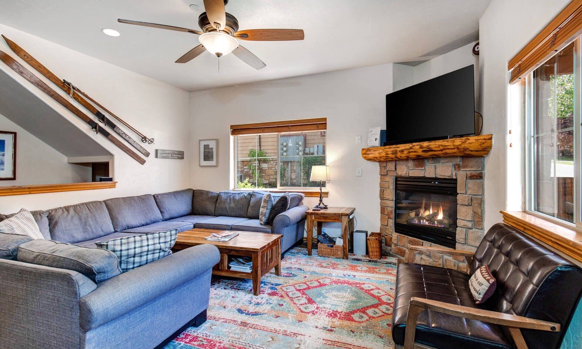 Bear Hollow Village House | Moose Mgmt at Bear Hollow 5474 Pvt HotTub-FreeBus-Convenient & Centrally Located