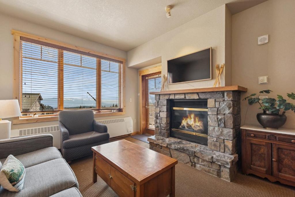 Whitefish House | Morning Eagle 207