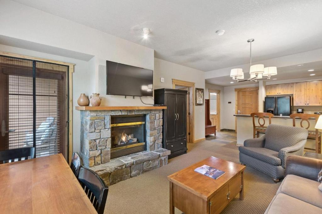 Whitefish House | Morning Eagle 304