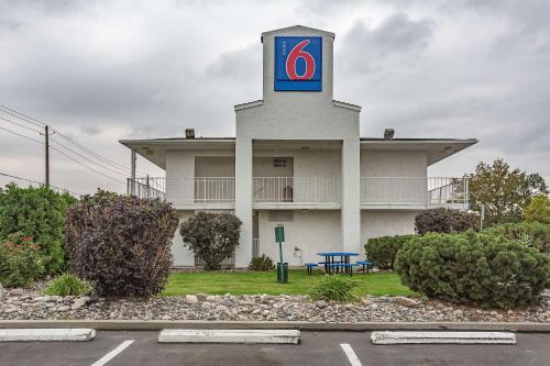 Billings Hotel | Motel 6-Billings, MT - South