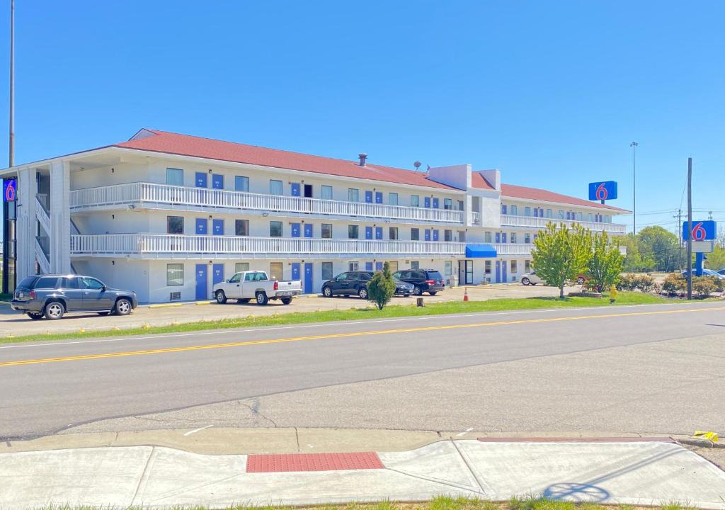 Sharonville Hotel | Motel 6-Cincinnati, OH