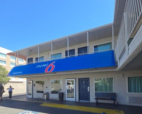 Las Vegas Hotel | Motel 6 Las Vegas, NV - Strip
