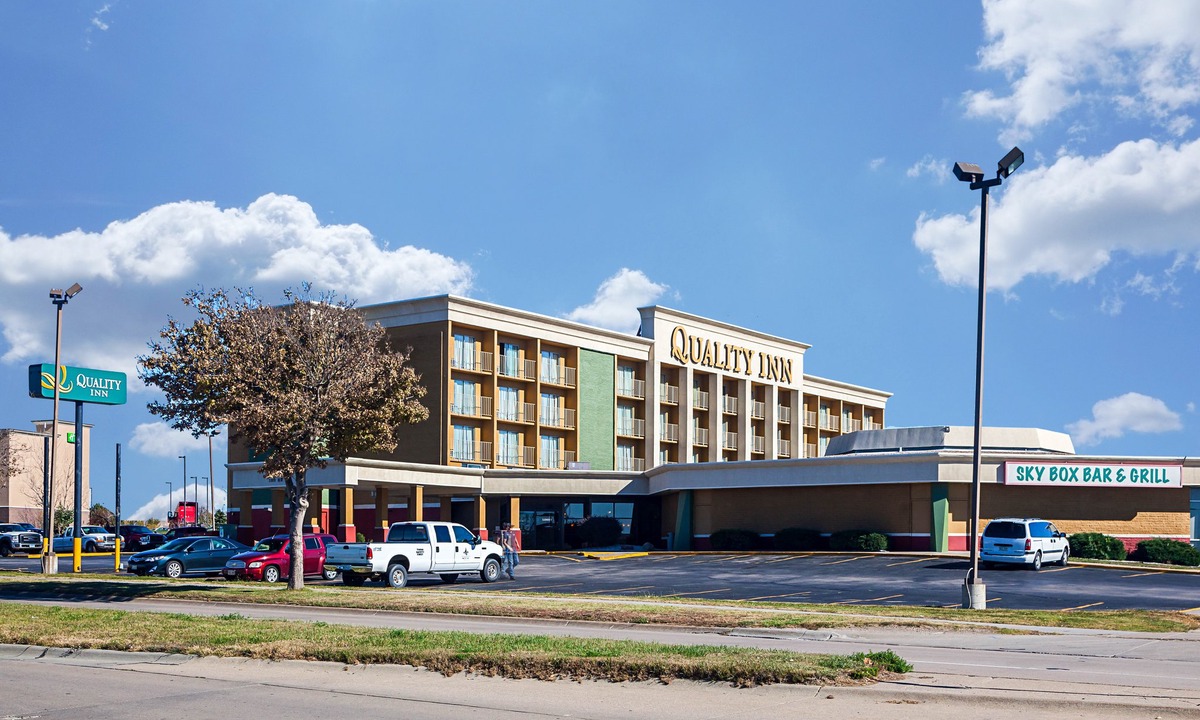 Highlands Hotel | Motel 6 Lincoln, NE - Airport
