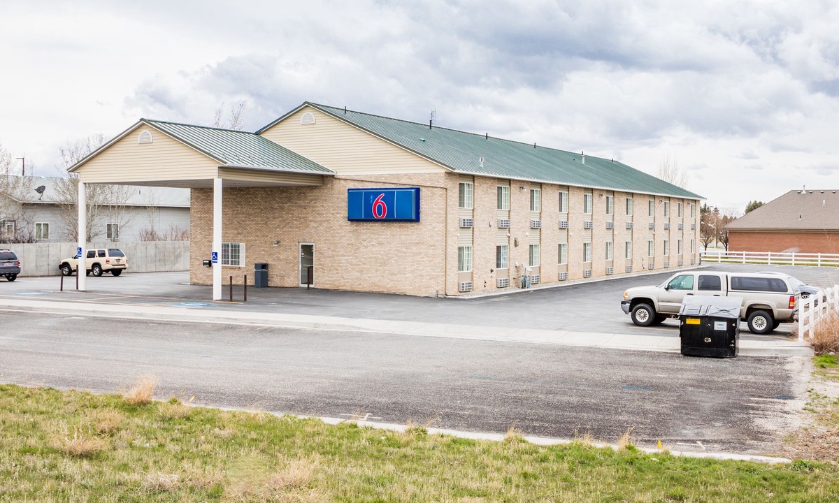 Rigby Hotel | Motel 6-Rigby, ID
