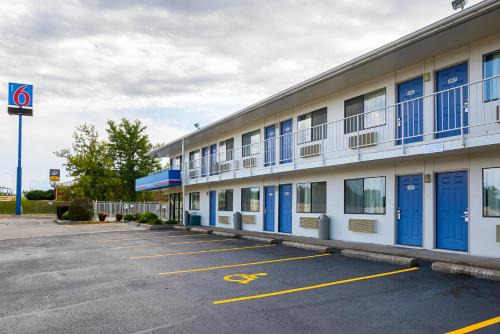 Rochester Hotel | Motel 6-Rochester, MN