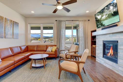 Rendezvous House | Mountain Chalet 95 I Private Hot Tub I Great Views I Activity Program