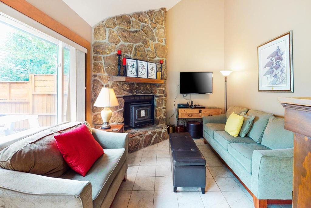 Fraser Apartment | Mountain Dreams Condo