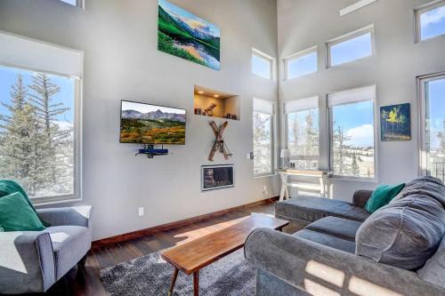 Como House | Mountain Escape with Spectacular Views