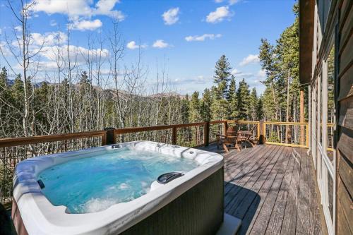 Blue River House | Mountain Serenity Retreat, Beautiful Blue River Home, Private Hot Tub