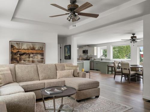 Bozeman House | Mountain View Home on 2 Acres