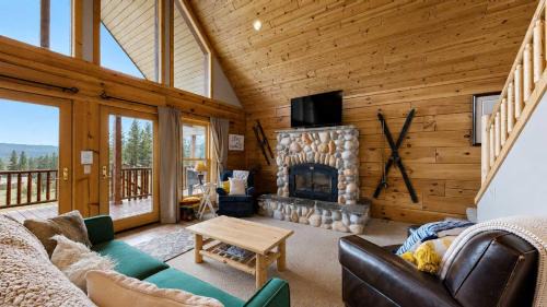 New Meadows House | Mountain Views on the 45th Parallel