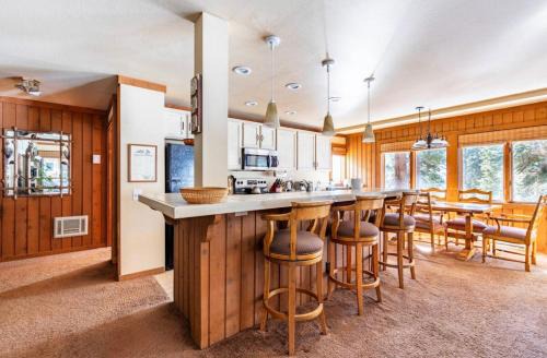 Mammoth Lakes Apartment | Mountainback 27