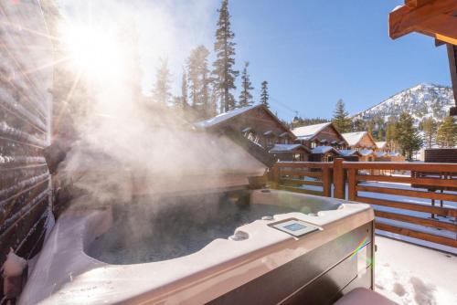Mammoth Lakes House | Mountainside 15