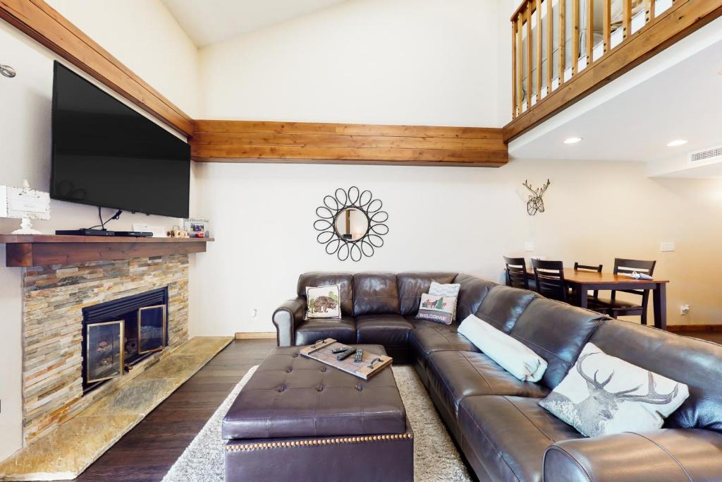 Frisco Apartment | Mountainside Retreat