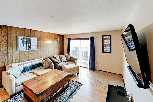 Dillon Apartment | Mountian View Condo Unit S303