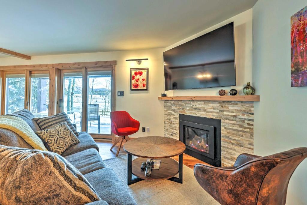 Dillon House | Mtn/Lake Views & 3 Mi to Skiing: Dillon Condo