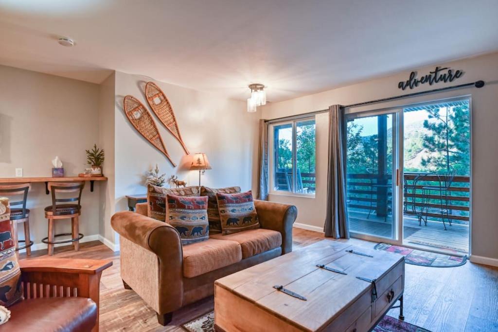 Green Mountain Falls Apartment | MTN Town Escape-Beavers Den, 1 Bdrm luxury Apt