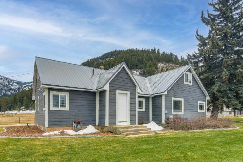 Afton House | Mtn-View Angler’s Retreat in Western Wyoming!