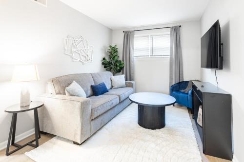 Manhattan Apartment | Near Flint Hills Discovery Center & Aggieville