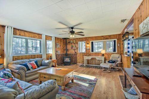 Show Low House | Near Fool Hollow Lake & Trails: Family Cabin