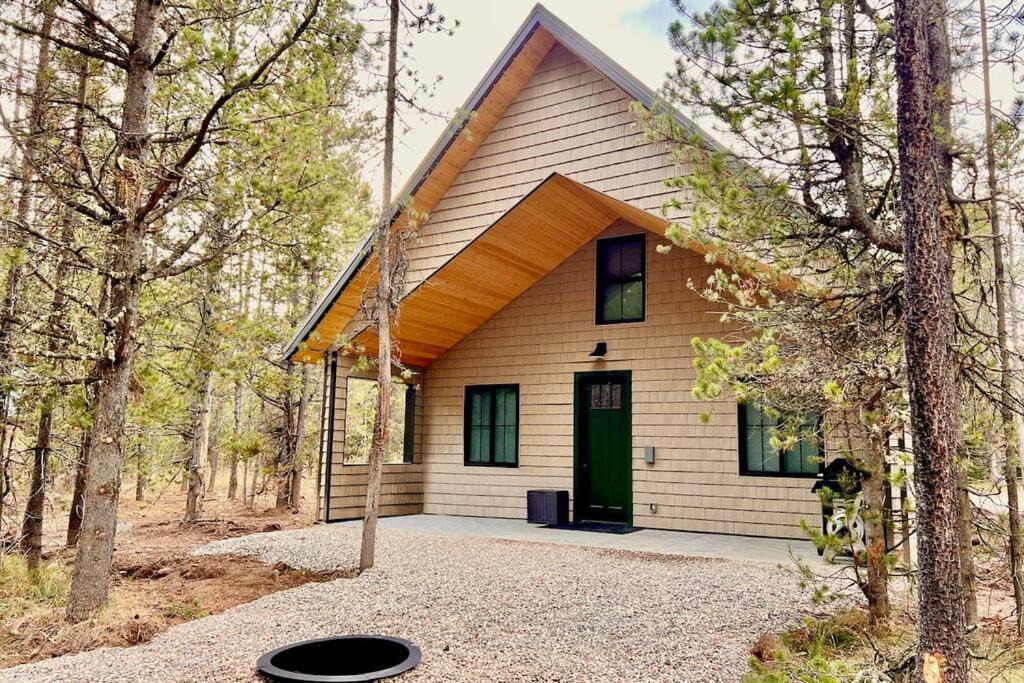 Island Park House | New Cabin in the pines