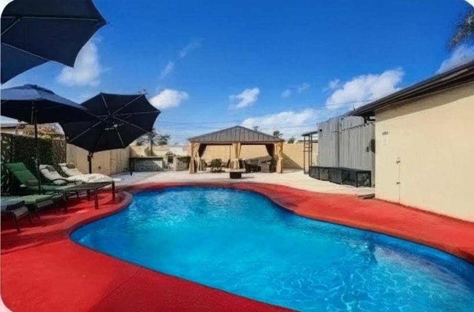 Phoenix House | NEW Pool Gym Resort Village Central to PHX Tempe Scottsdale and Sky Harbor