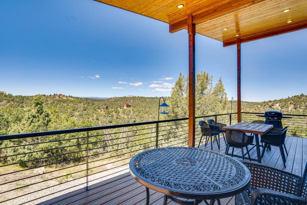 Mammoth Creek House | Newly Built, Modern Alton Cabin on 4 Acres!