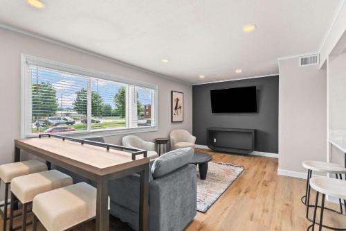 Springfield Apartment | Newly Renovated Unit in Central Spfld #202
