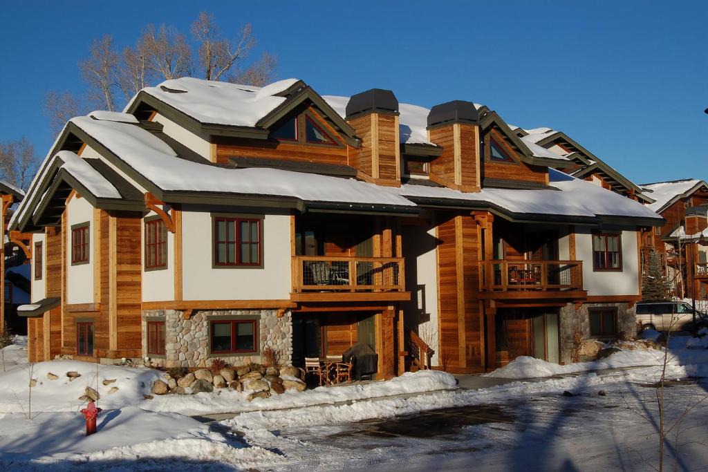 Steamboat Springs Apartment | O3106 - The Pines at Ore House