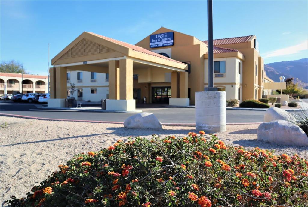 Twentynine Palms Hotel | Oasis Inn & Suites 29 Palms Hotel Joshua Tree National Park