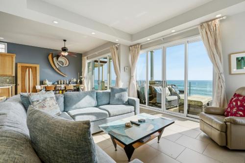 South Oceanside House | Oceanfront 3BR Condo, Balcony, Fire Pit, Shared Beach, Sleeps 6