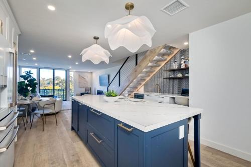 Encinitas House | Oceanfront, Luxury Remodel, Pool, Walk To Dining
