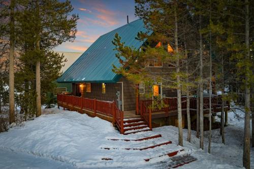 Island Park House | Old Faithful Lodge