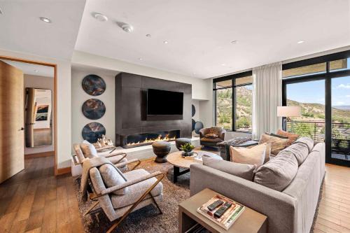 Snowmass Village Apartment | One Snowmass Residence Club 403 by Snowmass Mountain Lodging