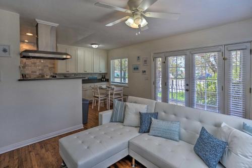 Laguna Beach Apartment | Orange County Gem: Walk to Crescent Bay Beach