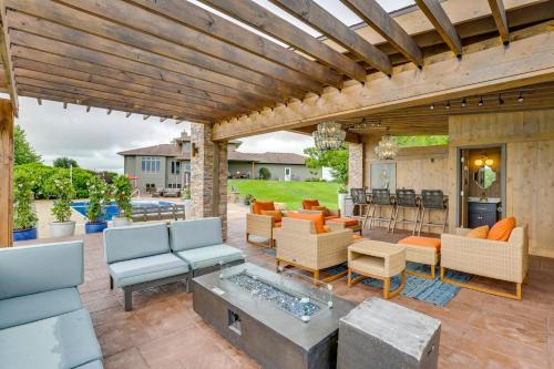 Mount Horeb Apartment | Outdoor Oasis: Luxe Flat in Mt Horeb!