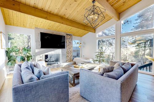 Running Springs House | Owl Nest